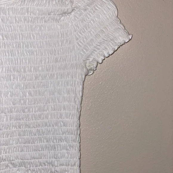 basic top🤍 - Picture 2 of 2